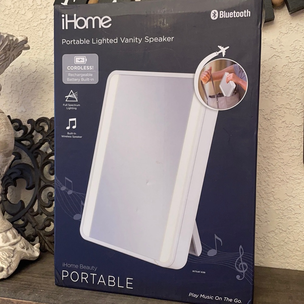 iHome lighted vanity speaker